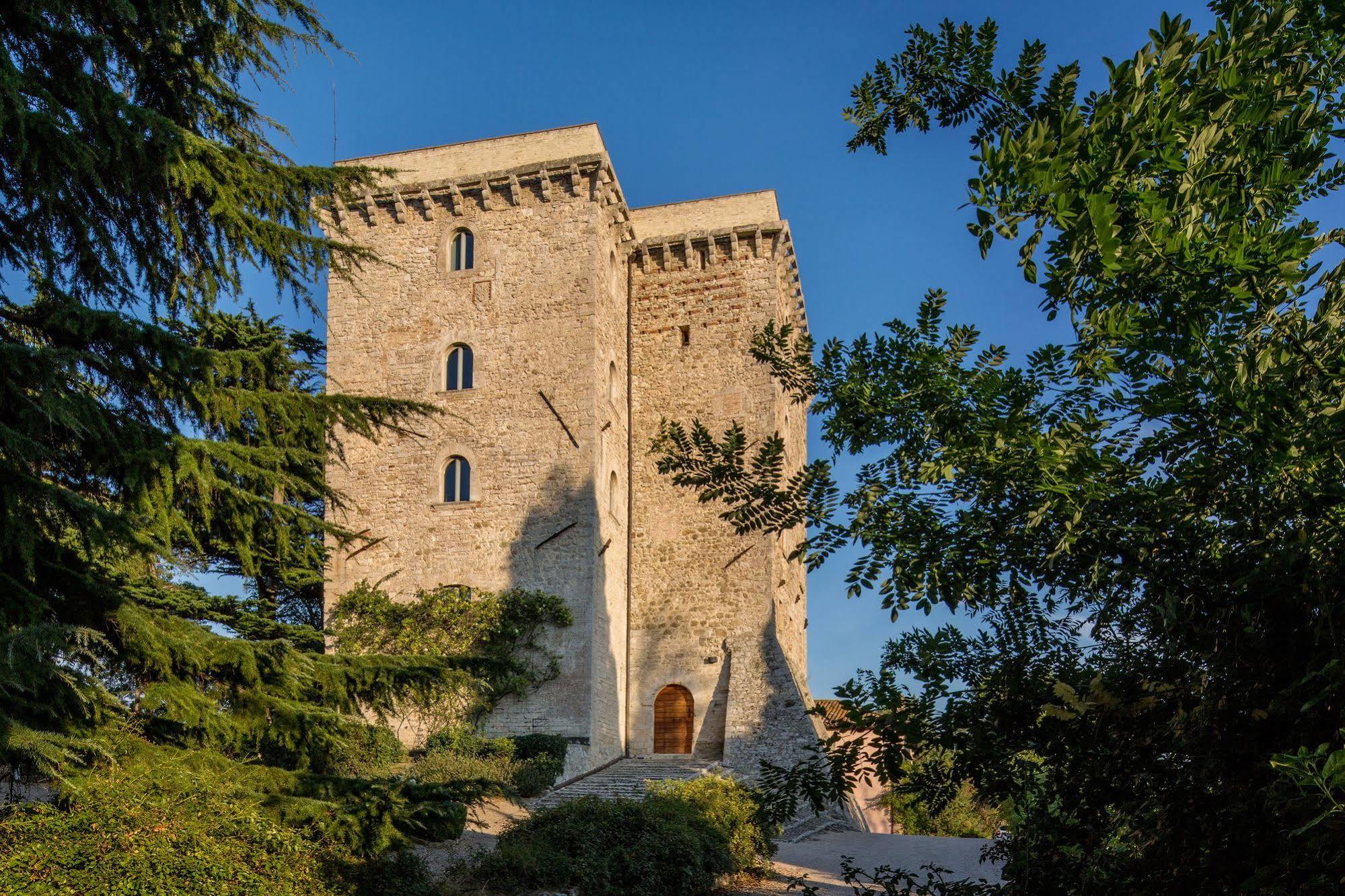 Aparthotel Torre Almonte Todi Esterno foto
