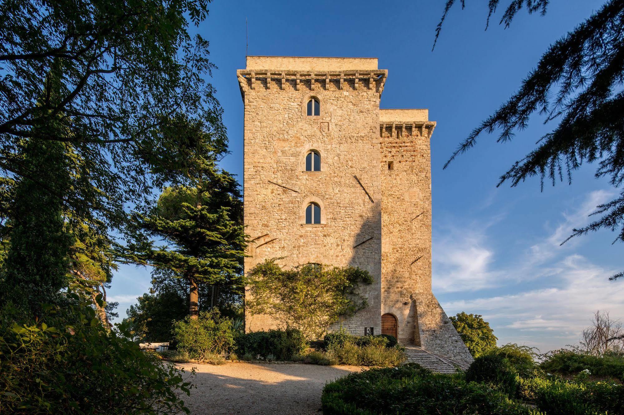 Aparthotel Torre Almonte Todi Esterno foto