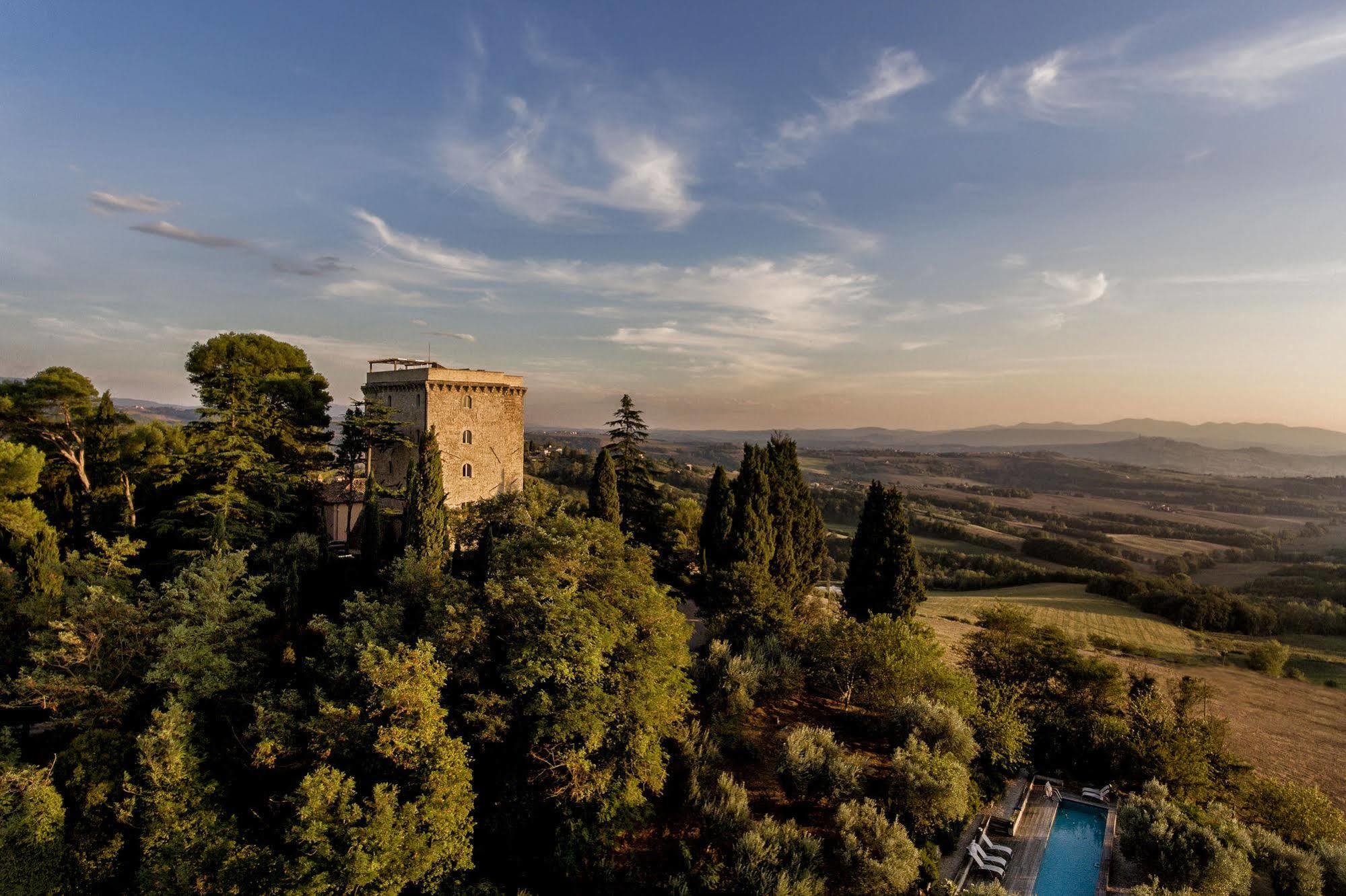 Aparthotel Torre Almonte Todi Esterno foto