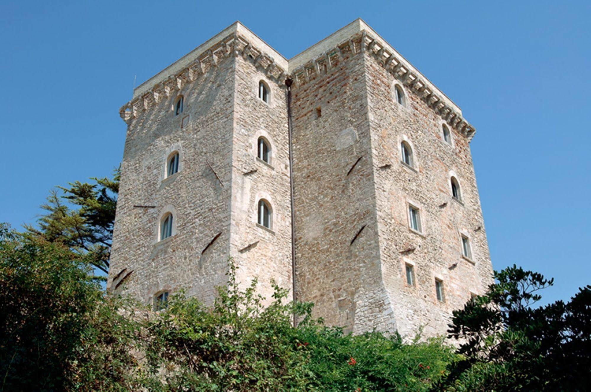 Aparthotel Torre Almonte Todi Esterno foto