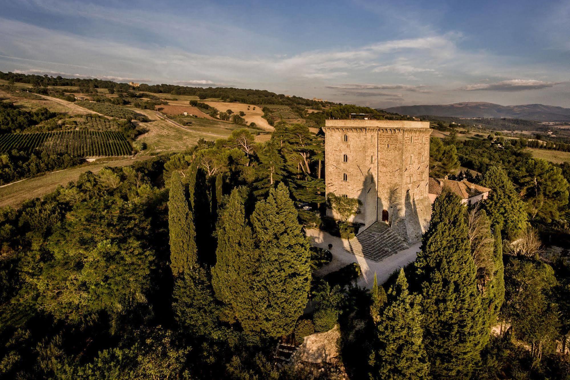 Aparthotel Torre Almonte Todi Esterno foto