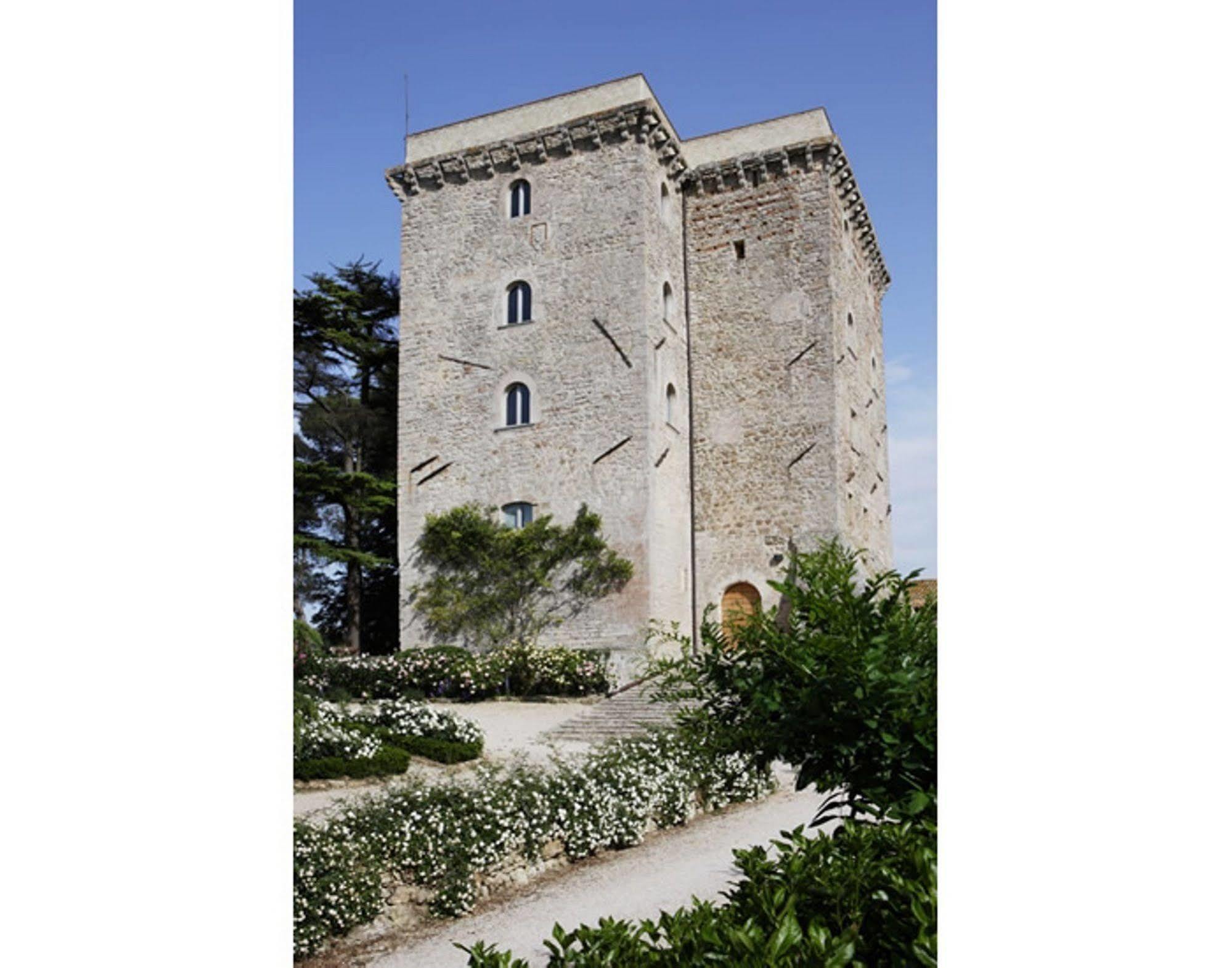 Aparthotel Torre Almonte Todi Esterno foto