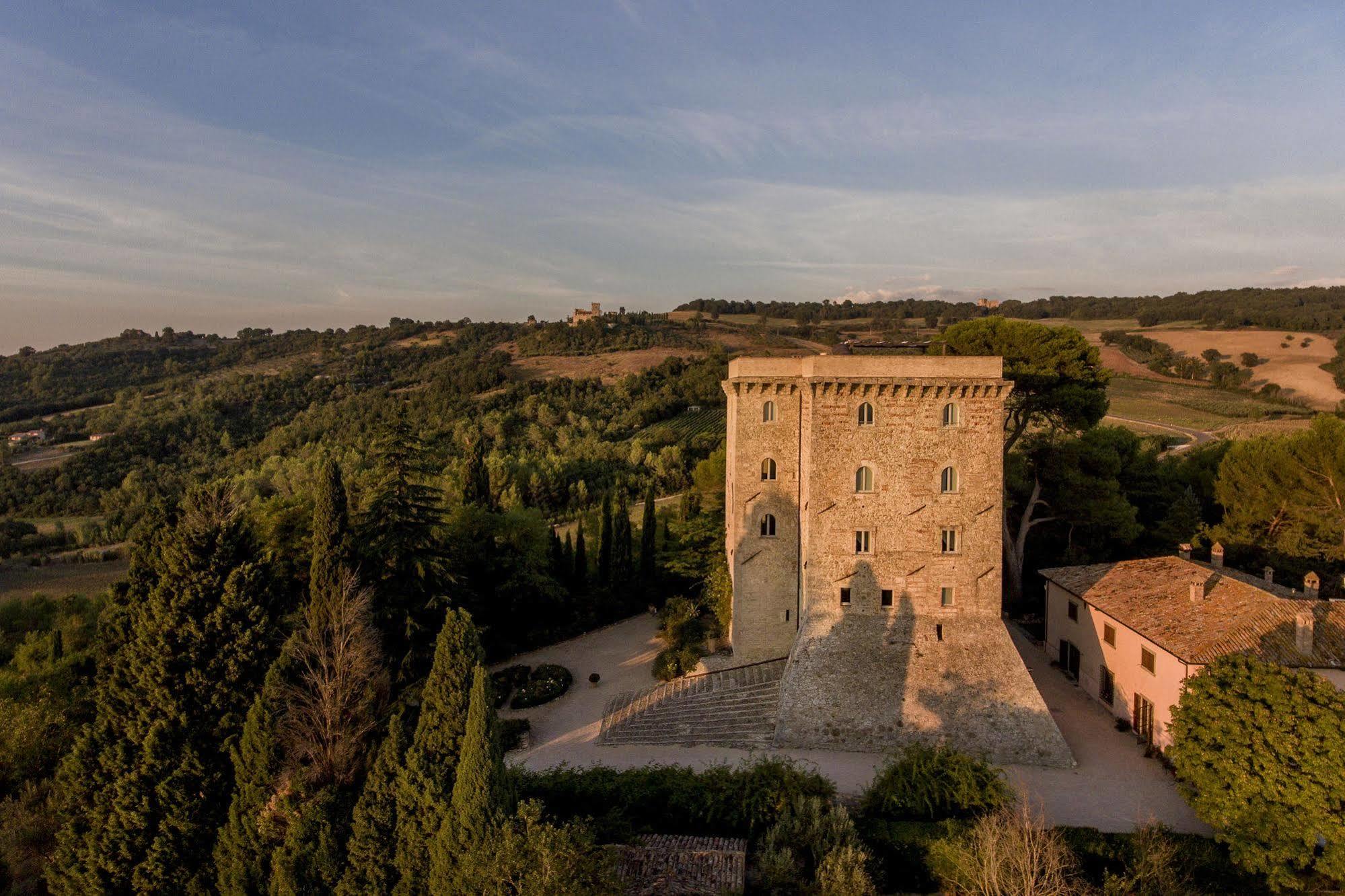 Aparthotel Torre Almonte Todi Esterno foto